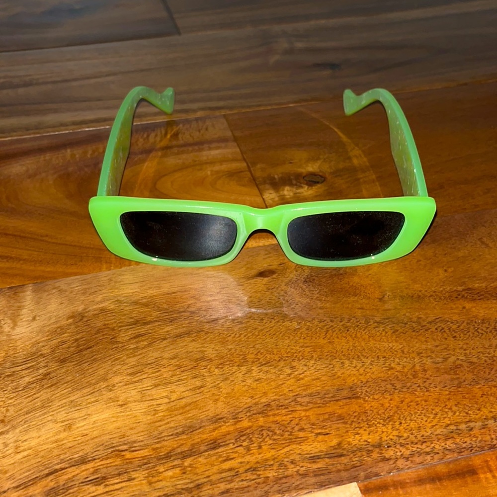 Neon sunglasses 😎😎🕶